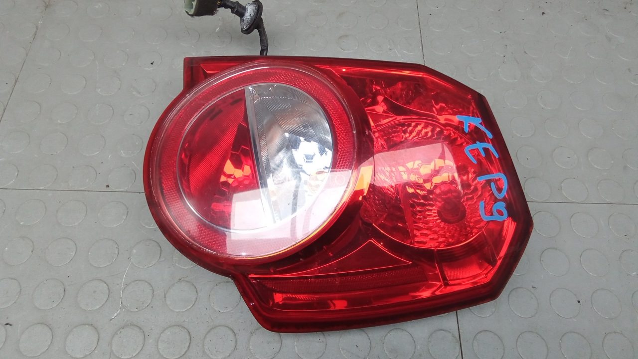 Фонарь задний правый