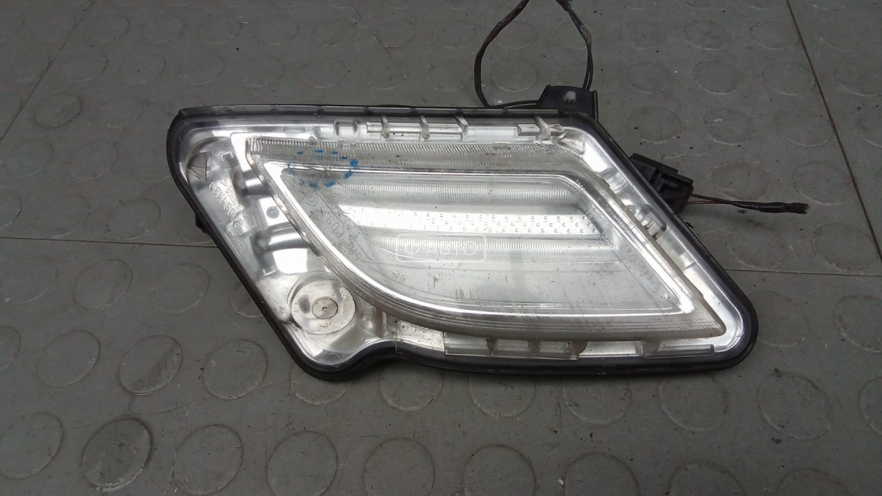 Фара галогенная левая передняя