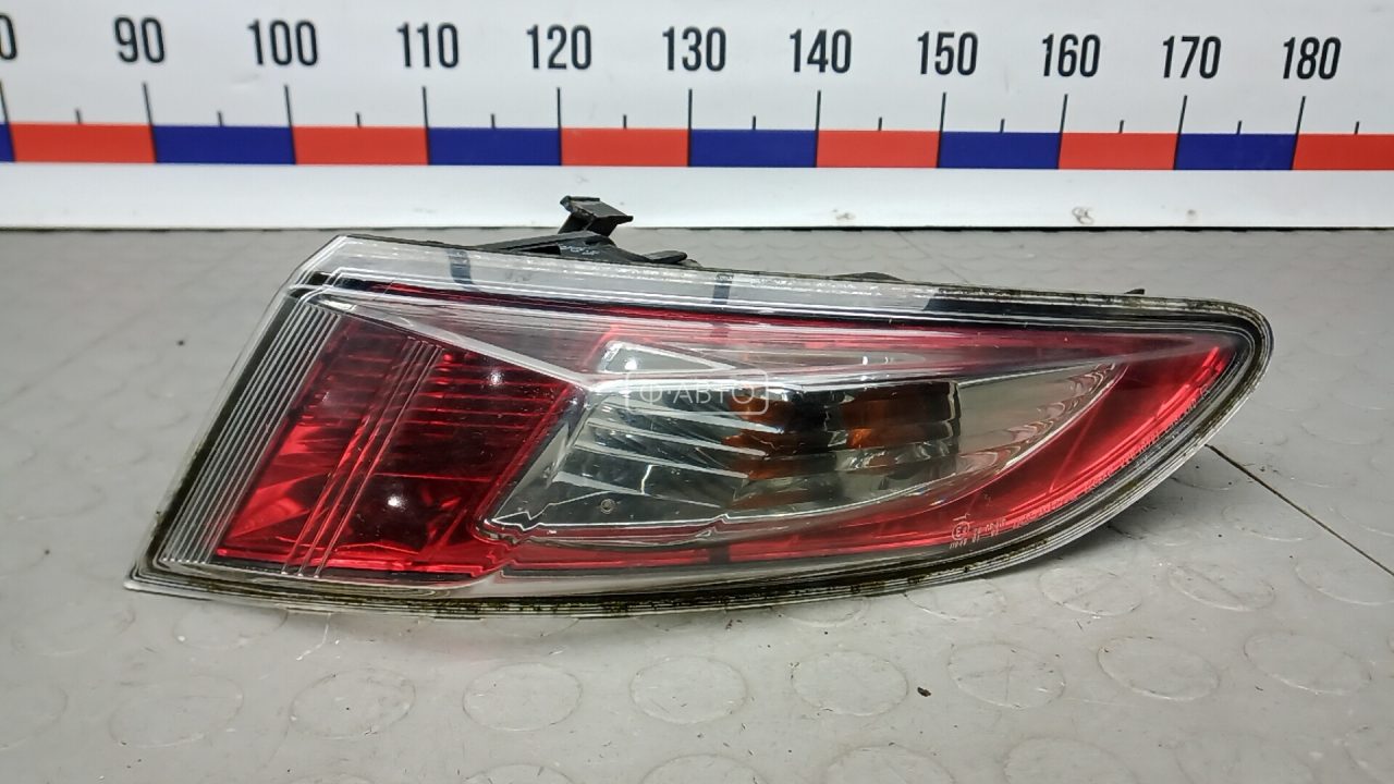 Фонарь задний правый