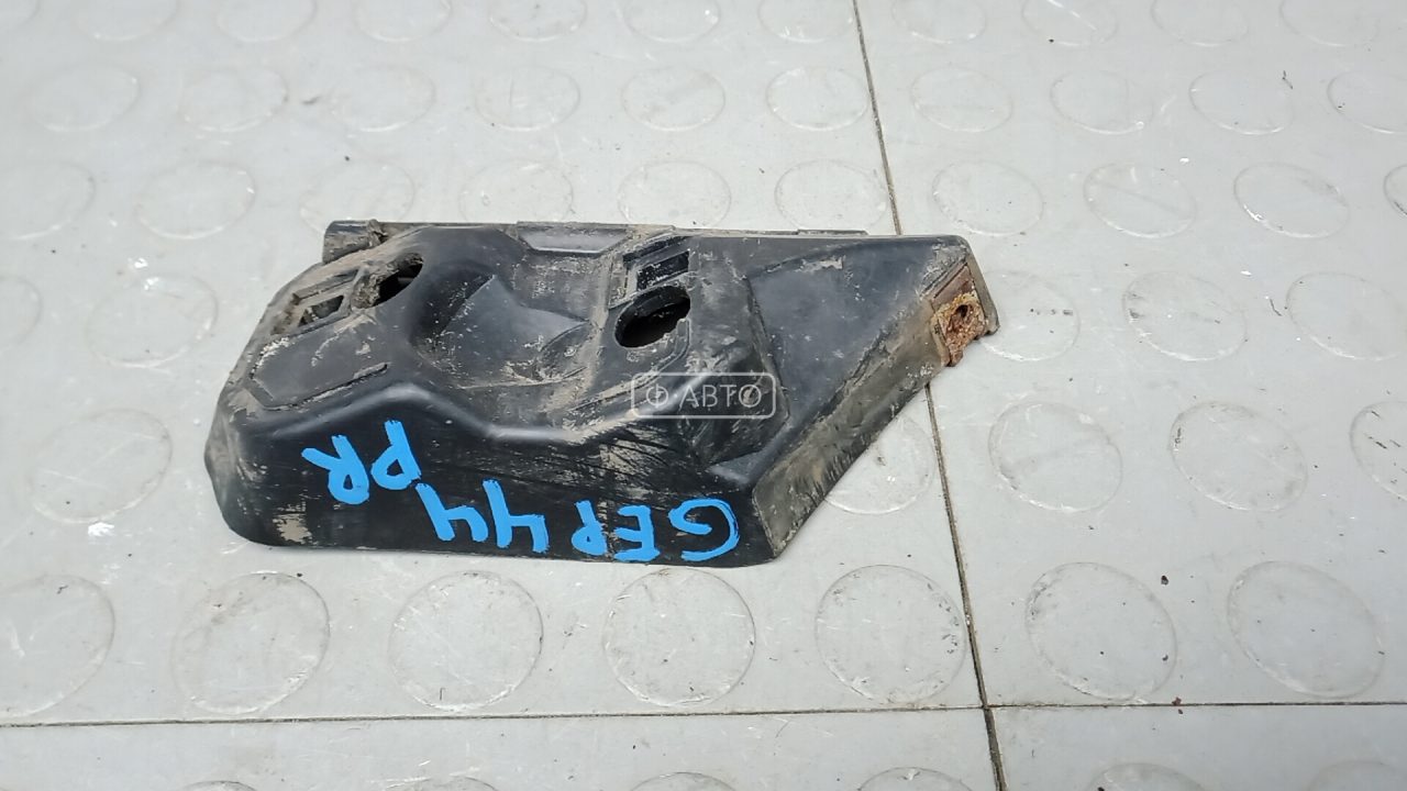 Крепление бампера переднее