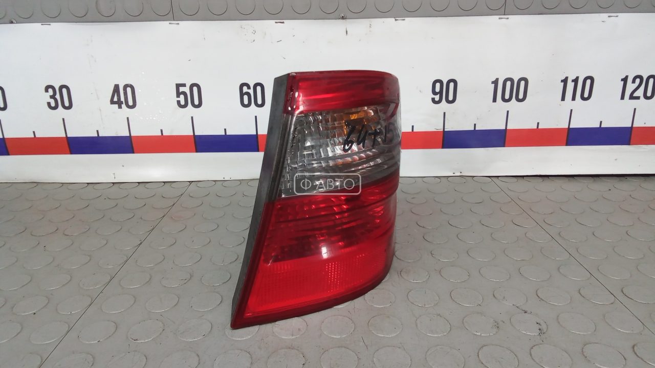 Фонарь задний правый