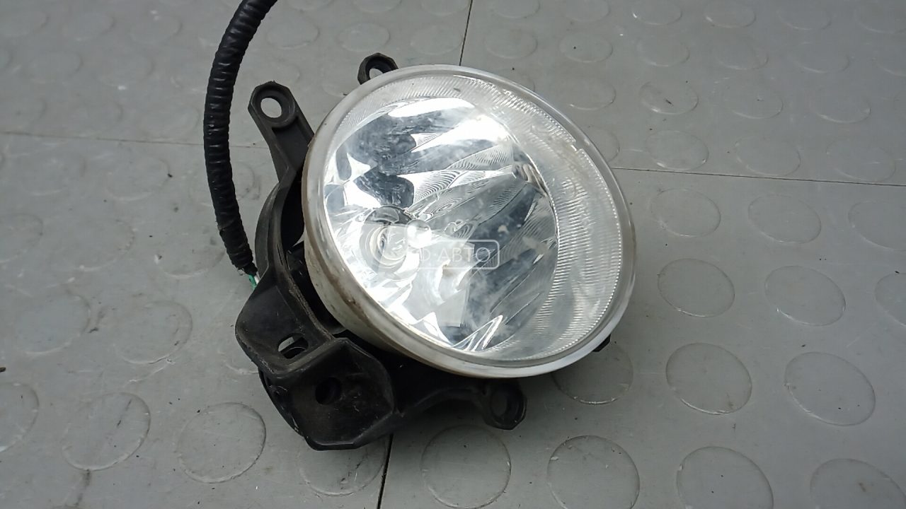 Фара галогенная правая передняя
