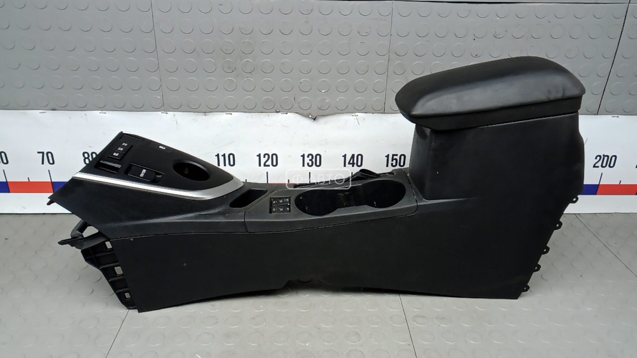 Подлокотник центральный