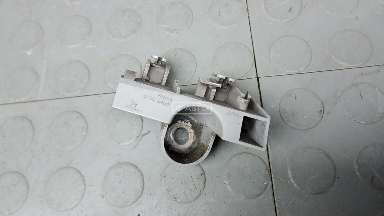 Крепление бампера заднее