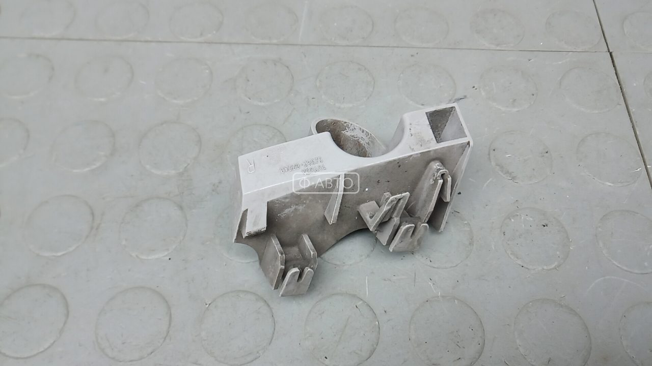 Крепление бампера заднее