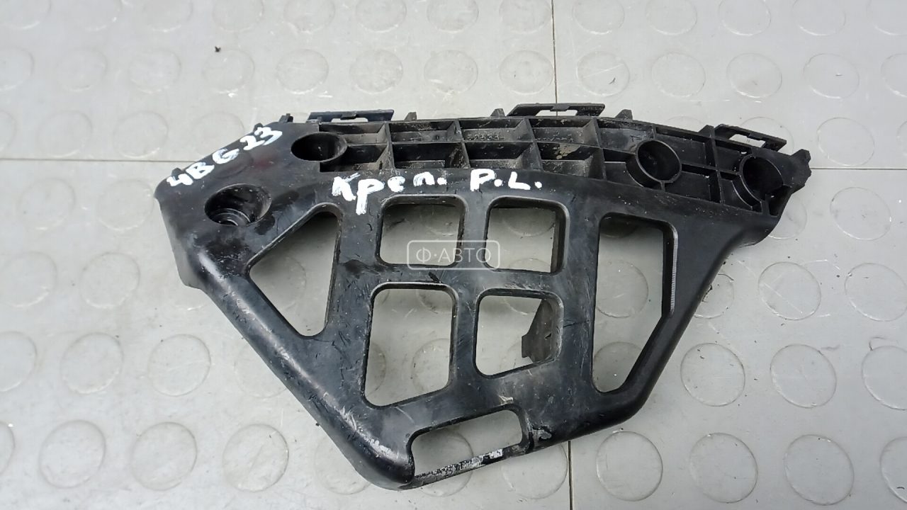 Крепление бампера переднее