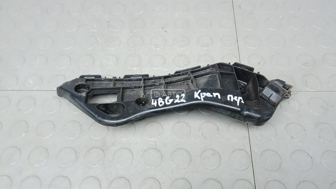 Крепление бампера переднее