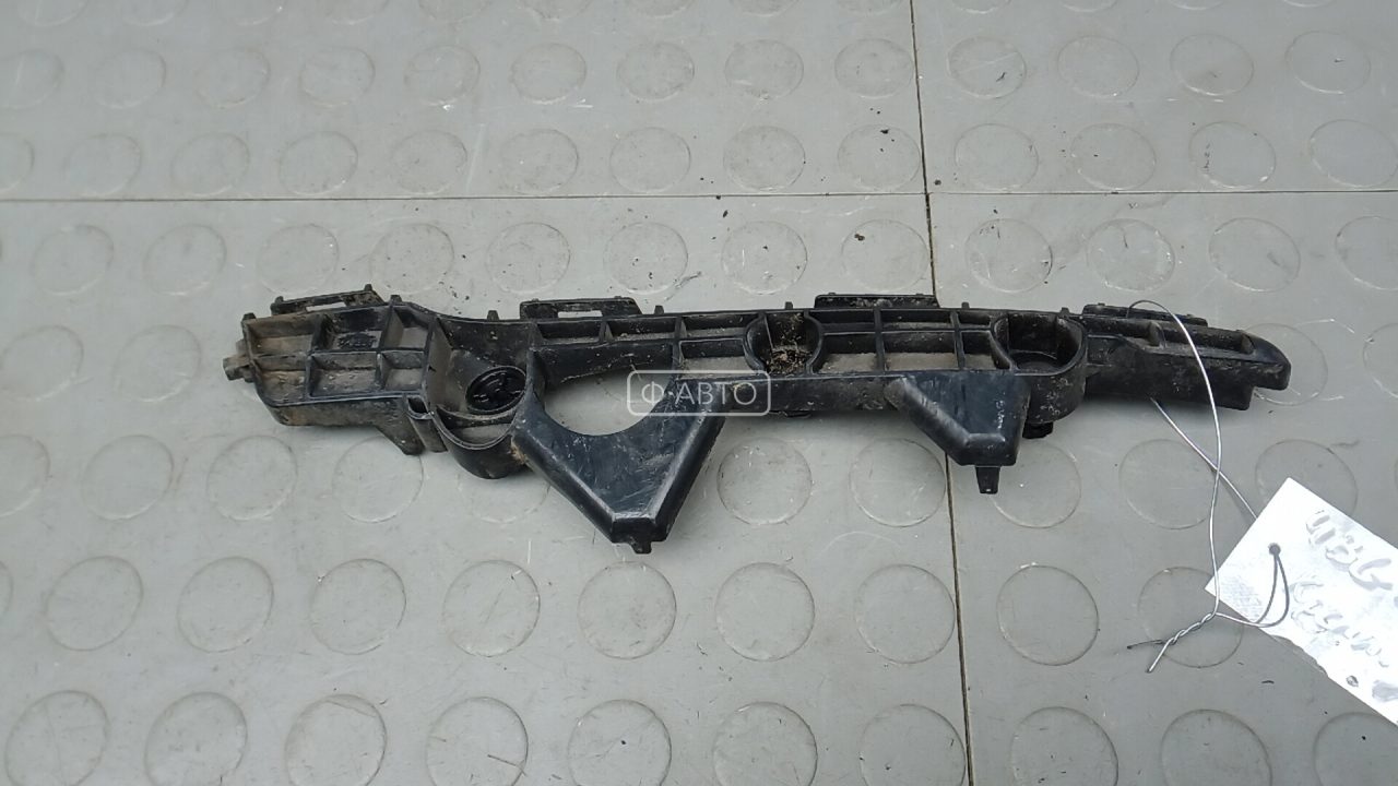 Крепление бампера заднее