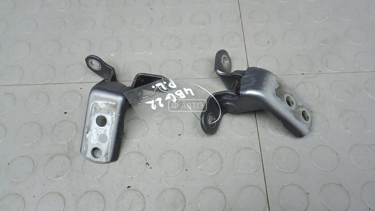 Петля передняя левая