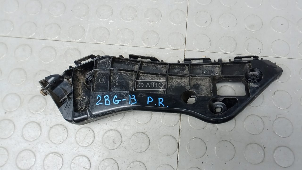 Крепление бампера переднее