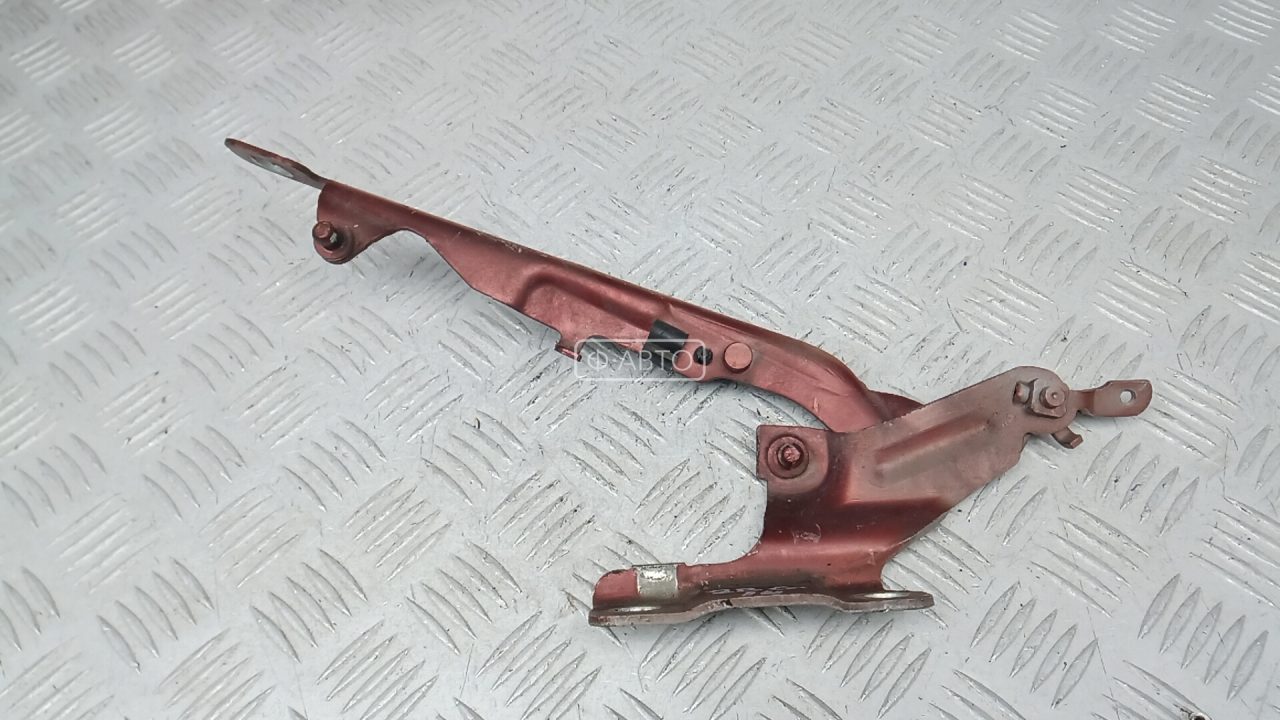 Петля капота