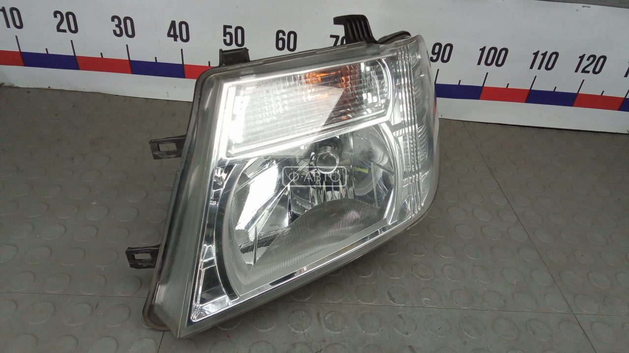 Фара левая