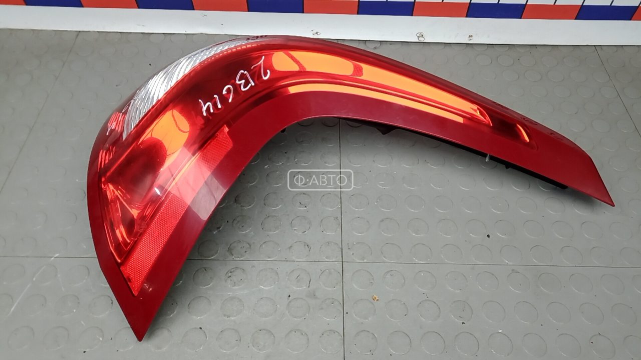 Фонарь задний правый