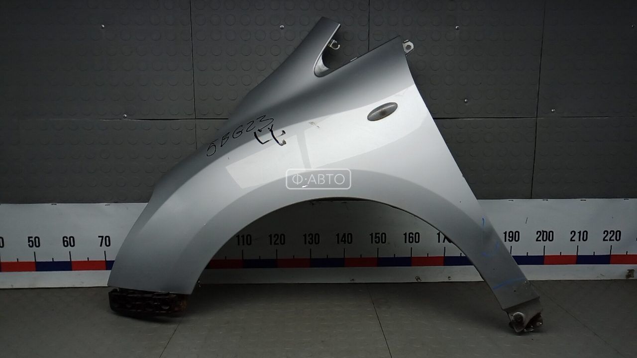 Крыло переднее левое