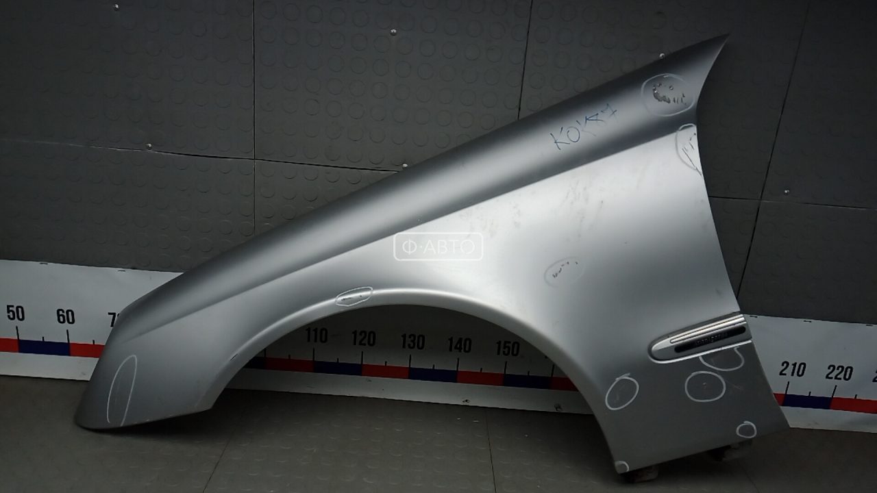 Крыло переднее левое