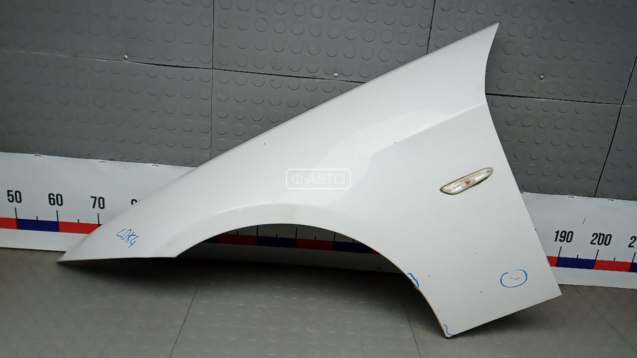 Крыло переднее левое