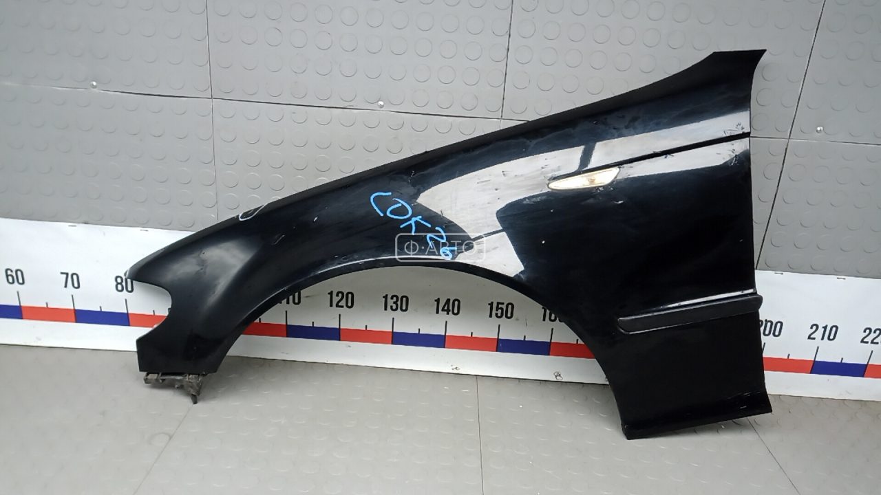 Крыло переднее левое