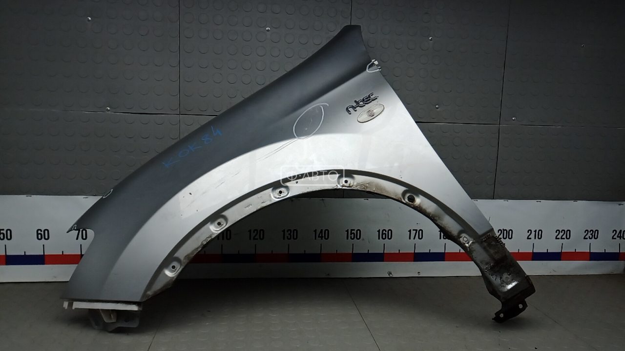 Крыло переднее левое