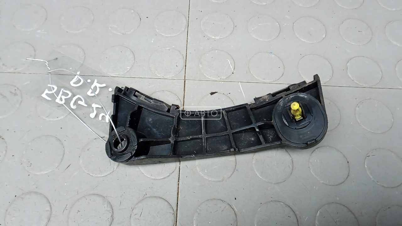 Крепление бампера переднее