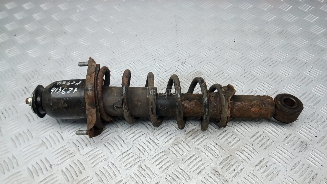 Стойка задняя правая