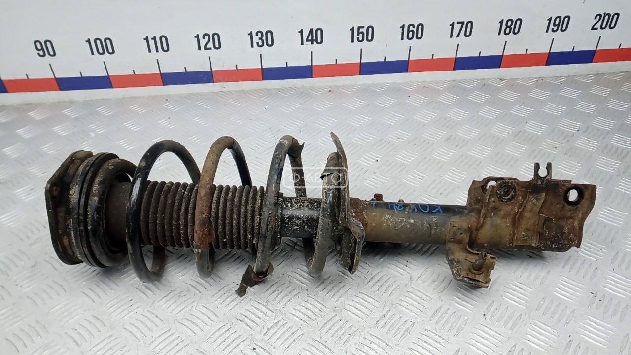 Стойка передняя левая