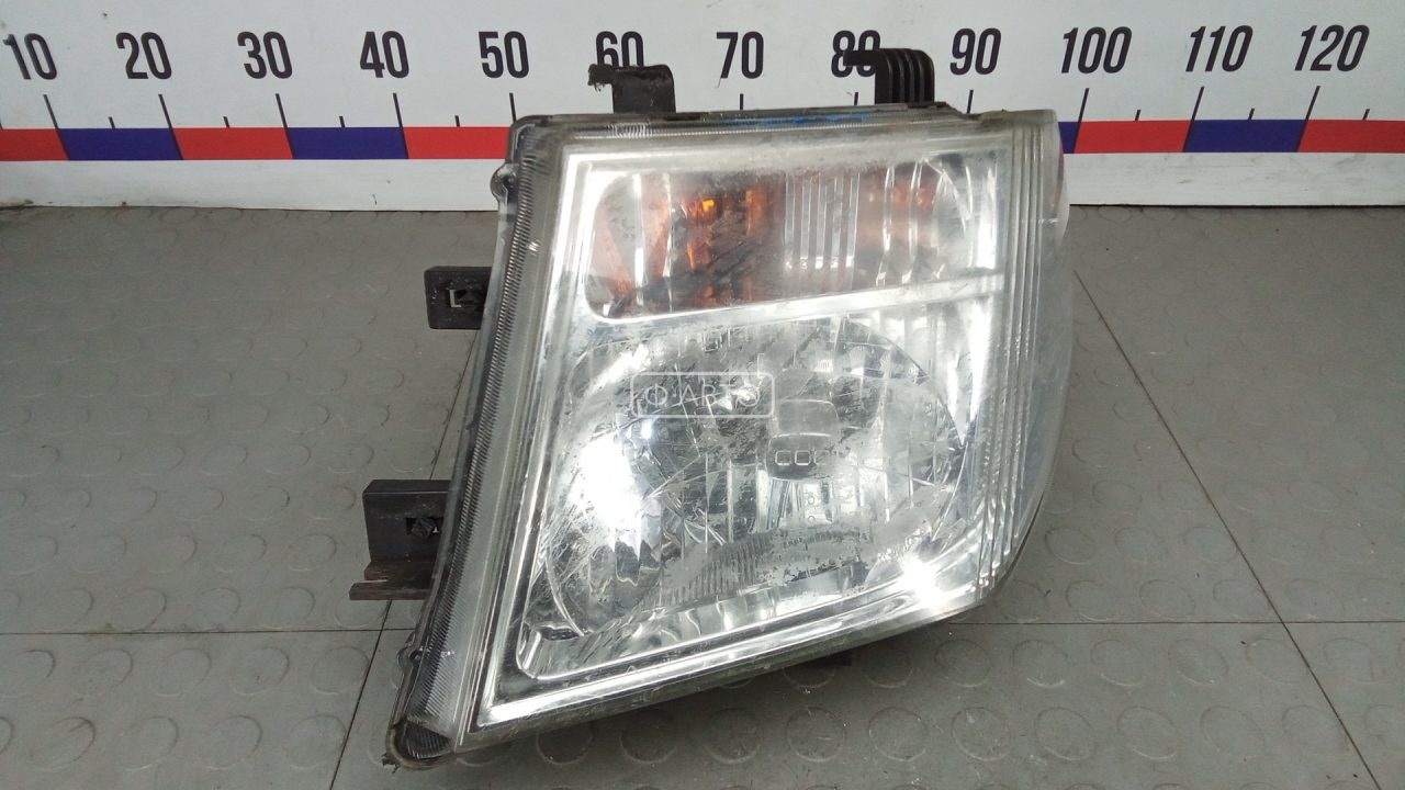 Фара левая