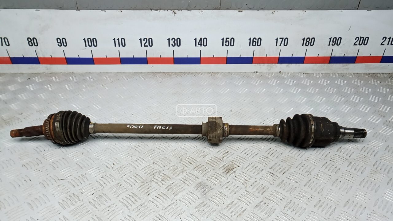 Привод передний правый