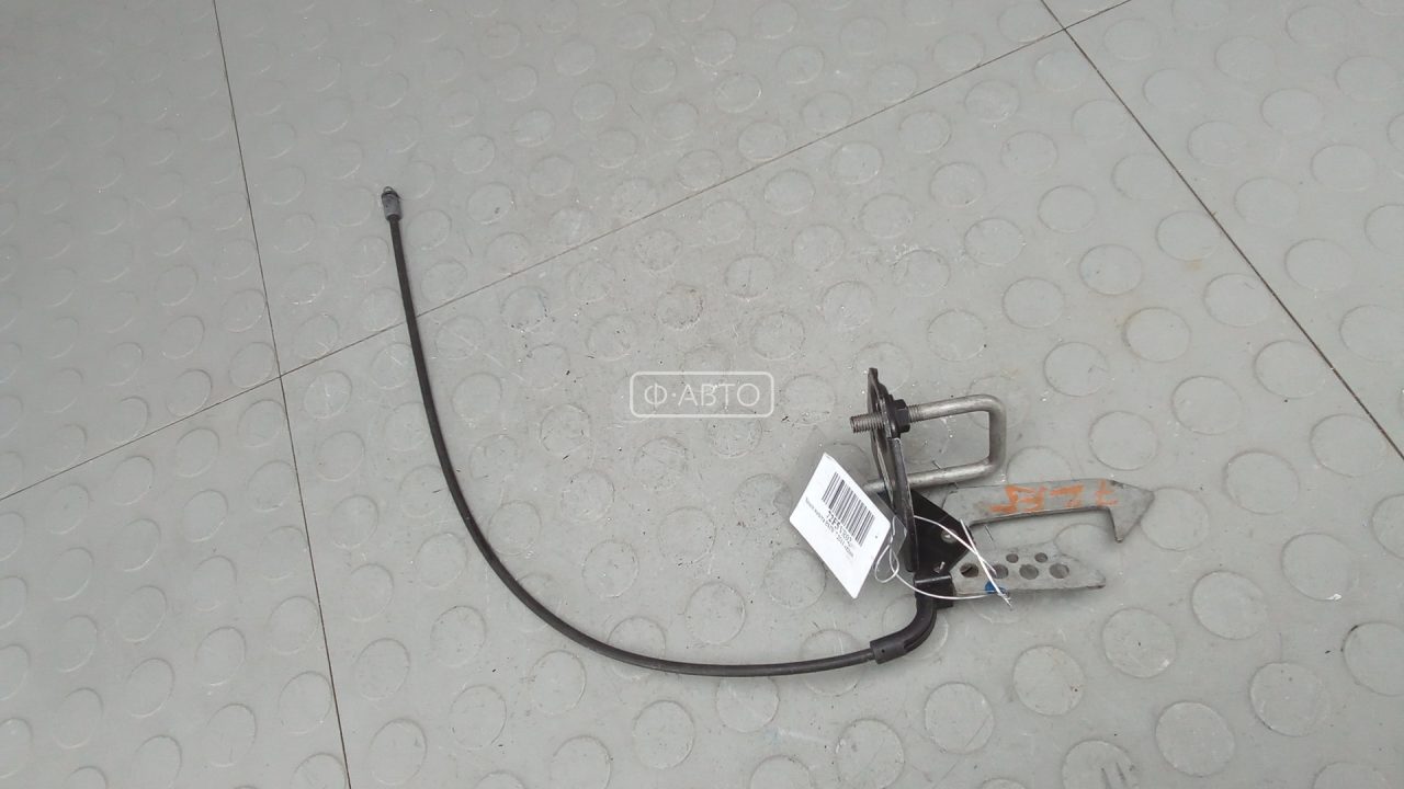 Замок капота