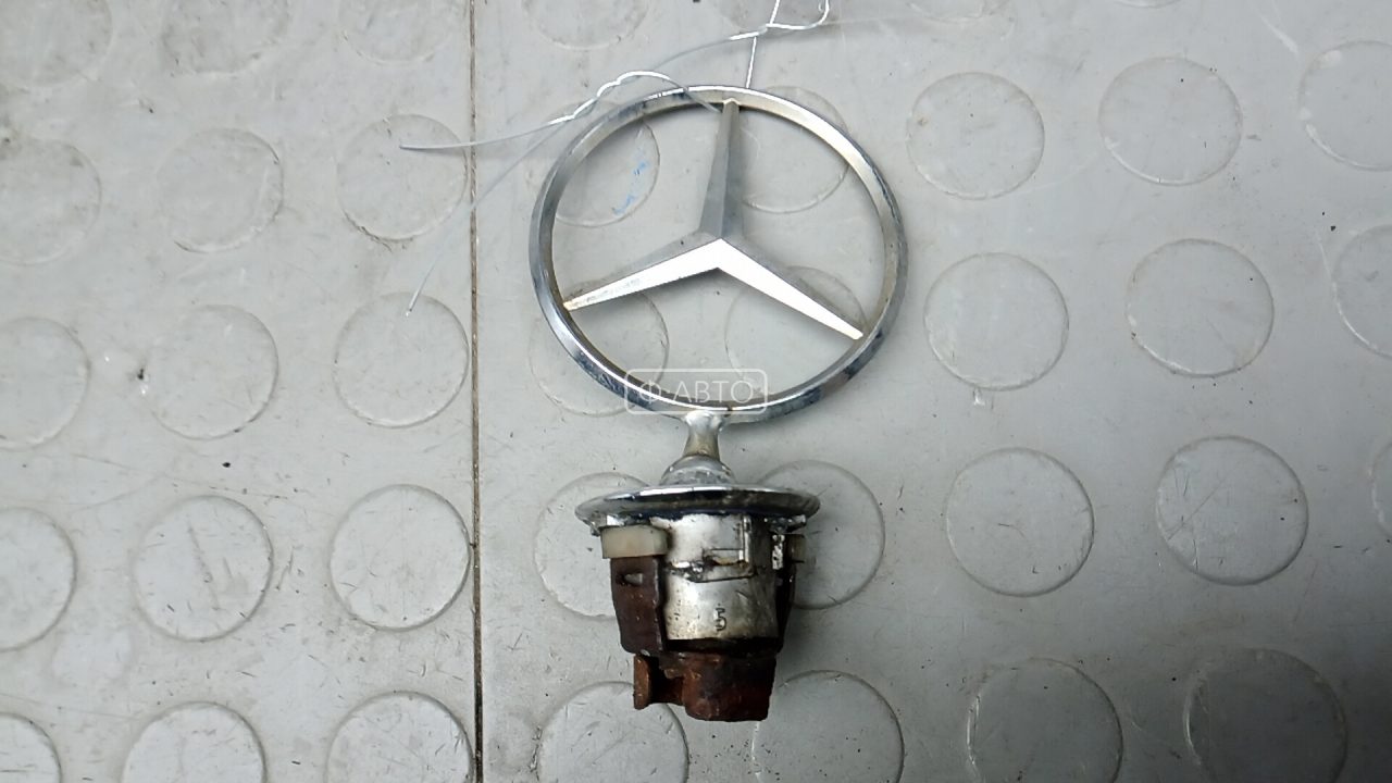 Значок на капот