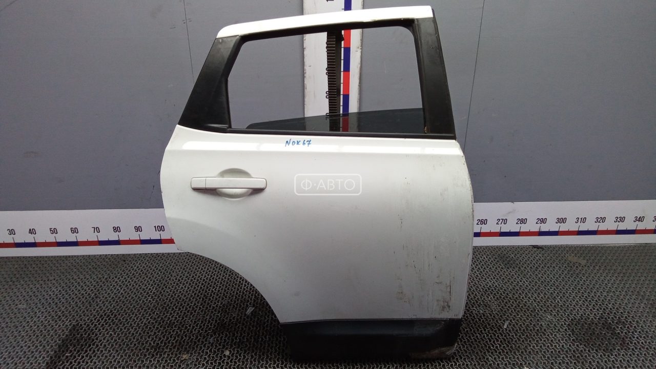 Дверь задняя правая