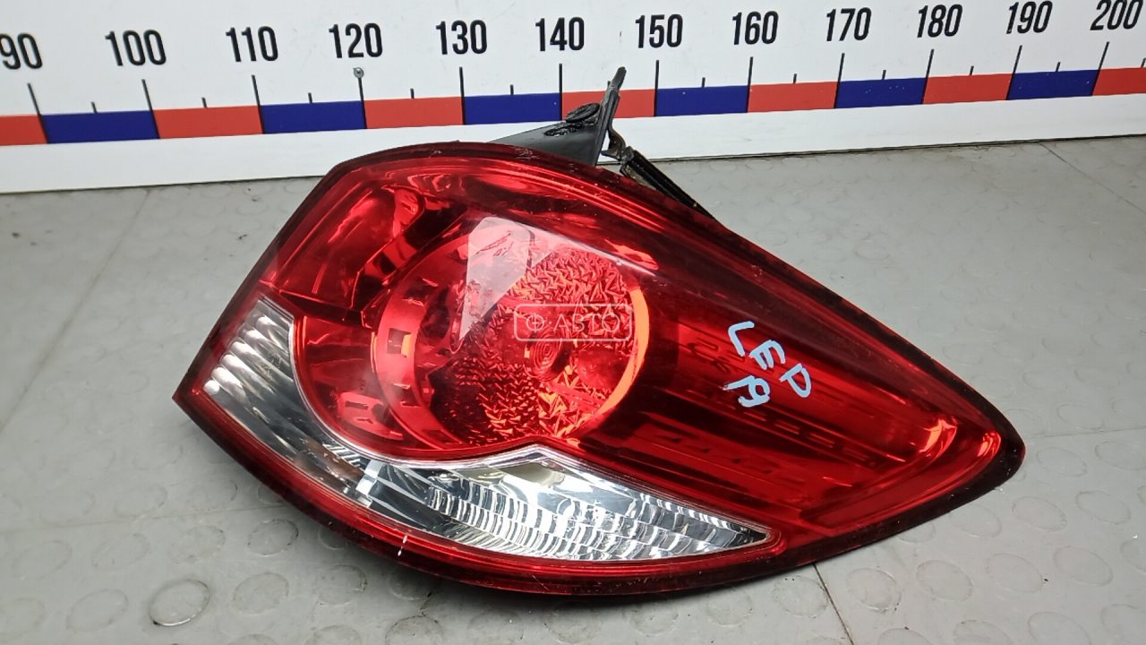 Фонарь задний правый