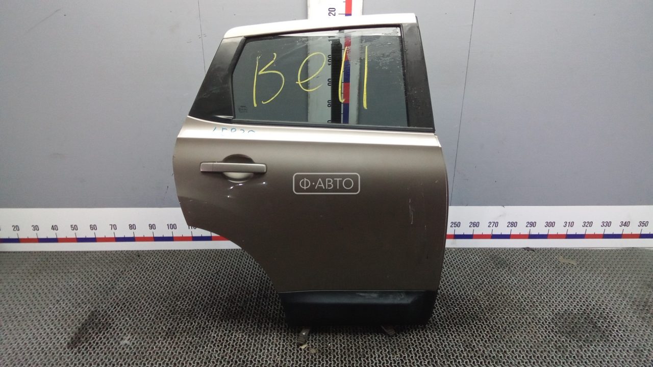 Дверь задняя правая