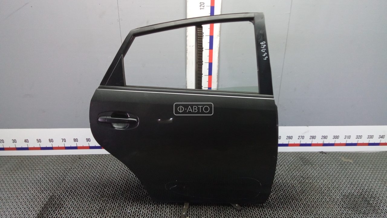 Дверь задняя правая