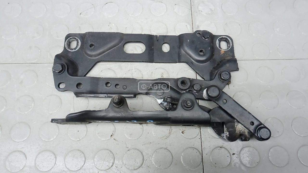 Петля капота