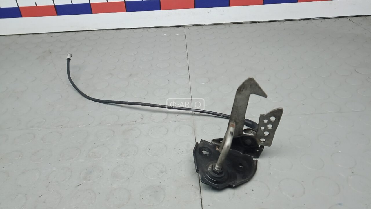 Замок капота