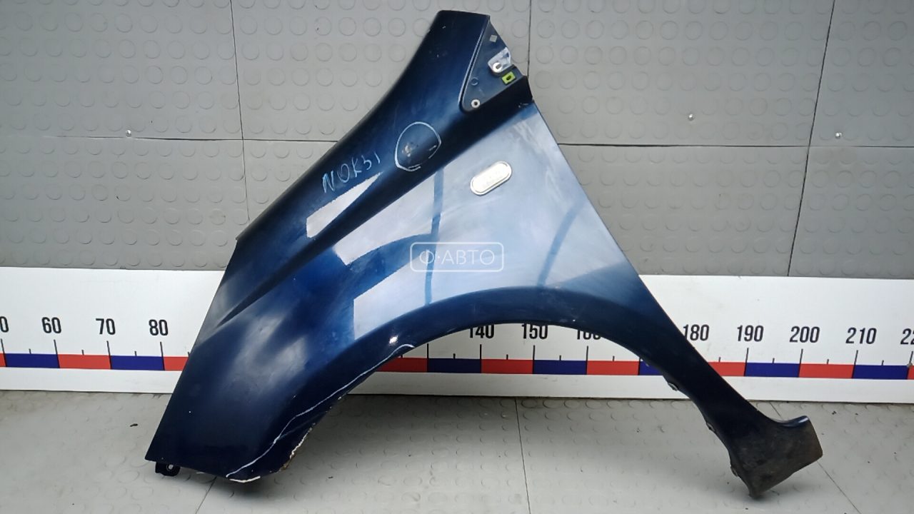 Крыло переднее левое