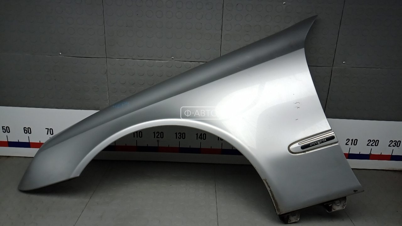 Крыло переднее левое