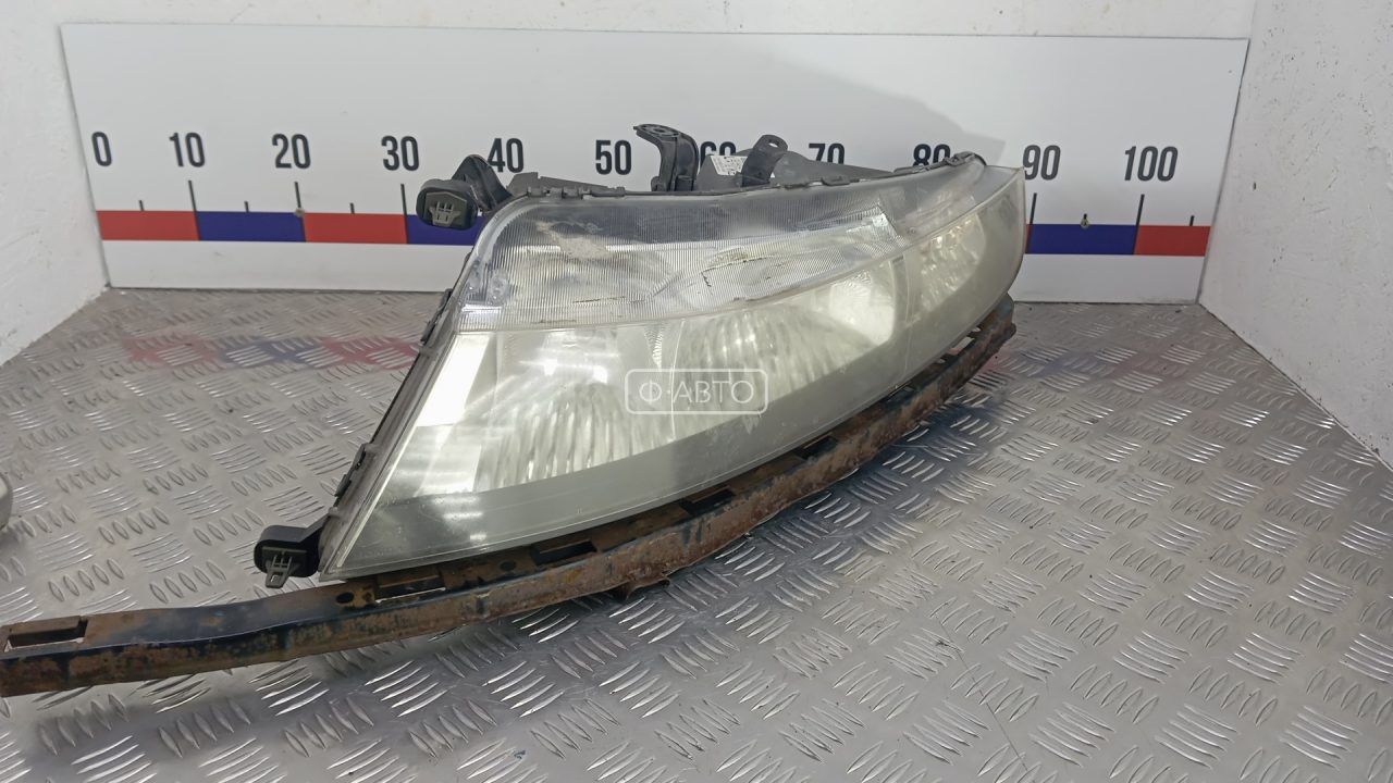 Фара левая