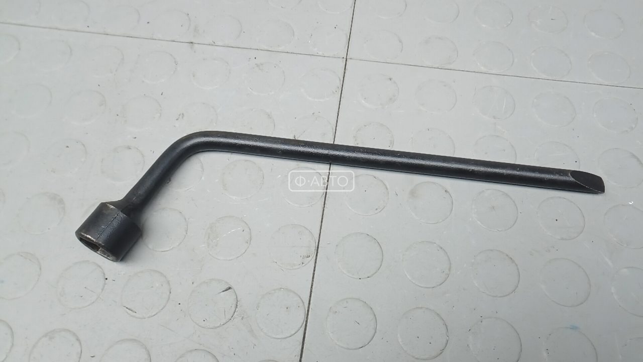 Ключ колесный