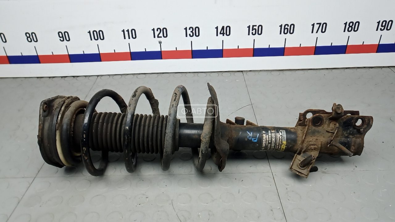 Стойка передняя правая