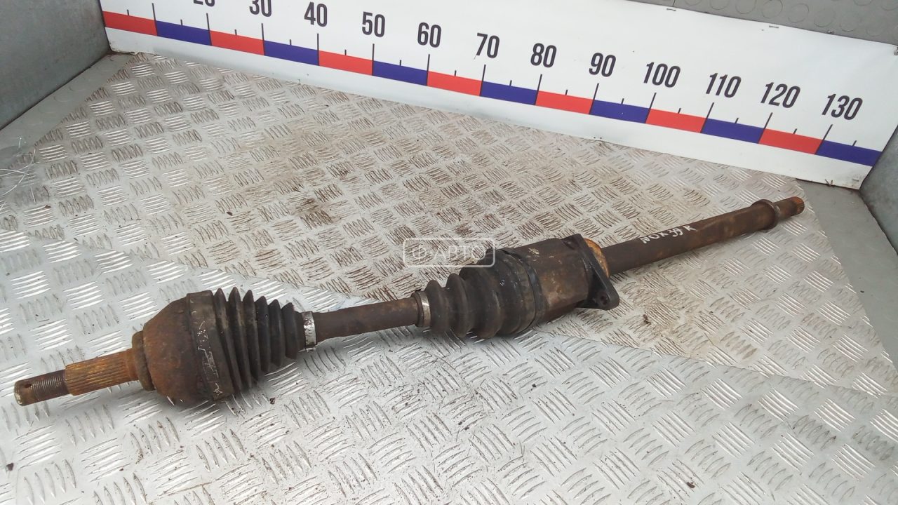 Привод передний правый