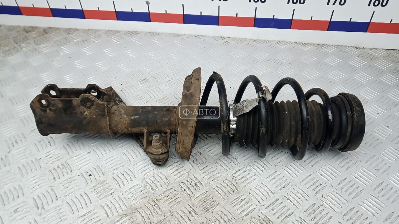 Стойка передняя левая