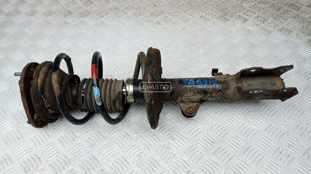 Стойка передняя правая