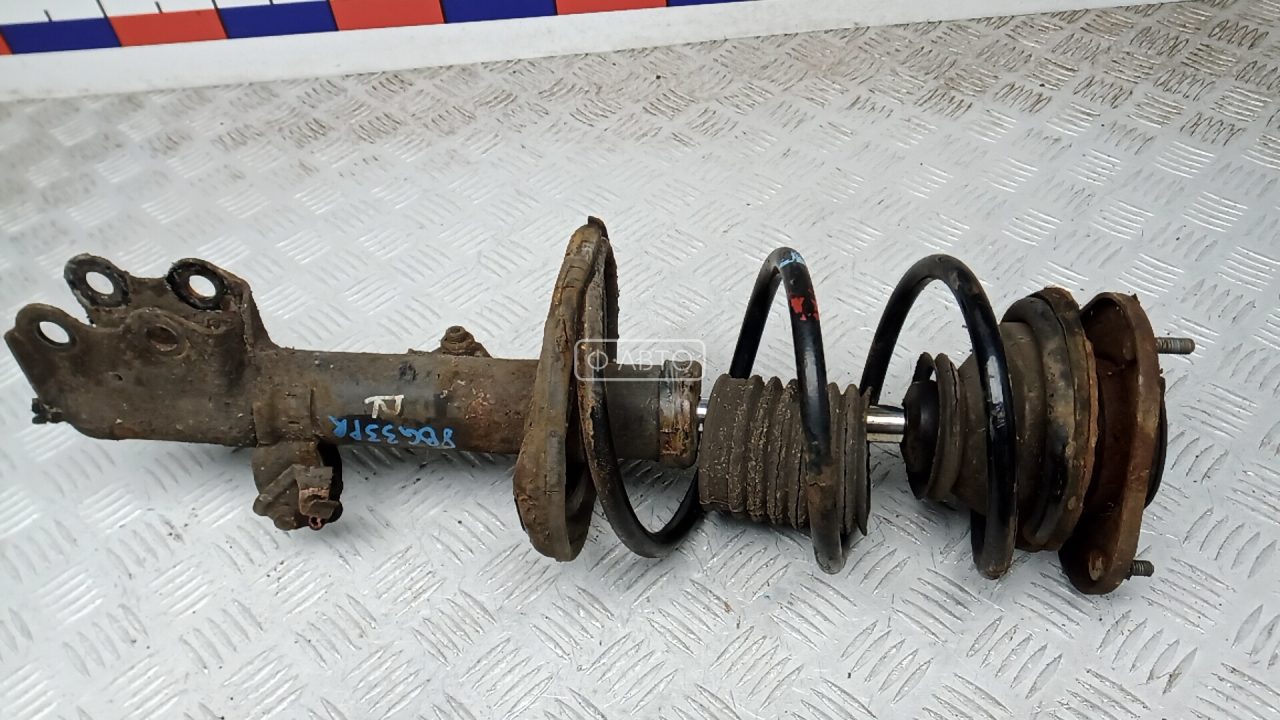 Стойка передняя правая