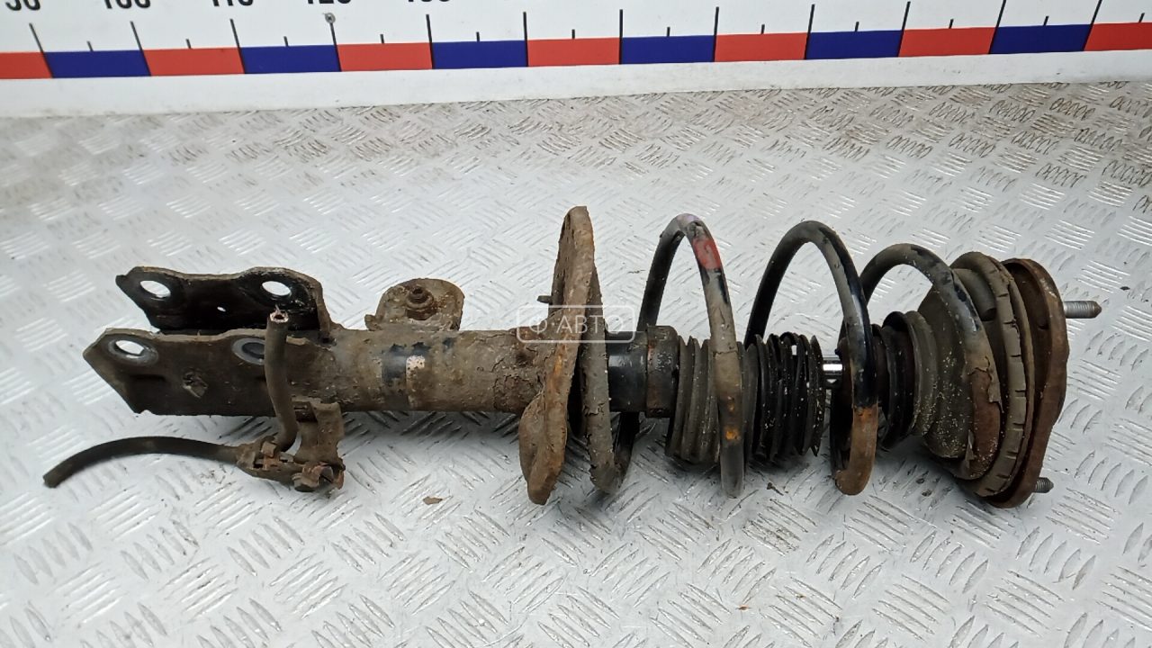 Стойка передняя левая