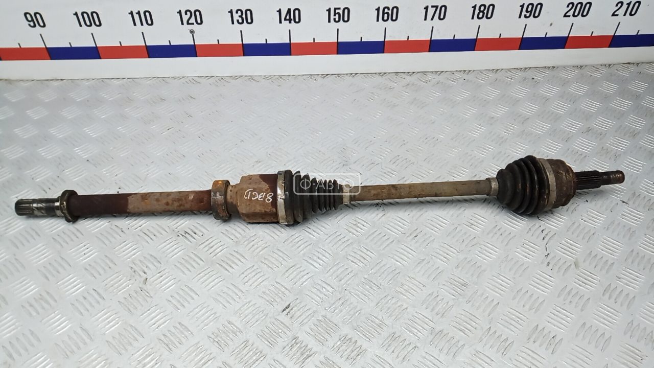 Привод передний правый