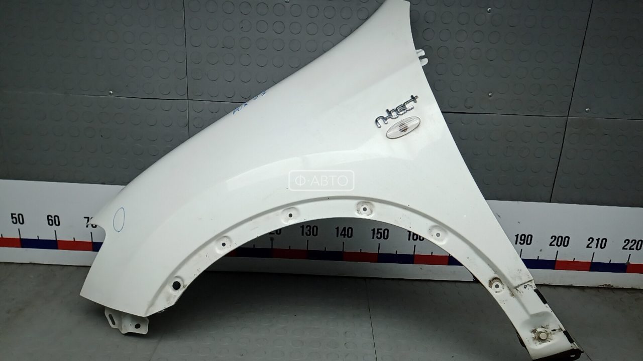 Крыло переднее левое