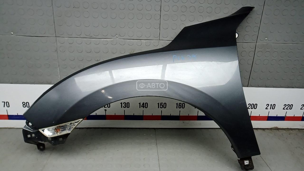 Крыло переднее левое