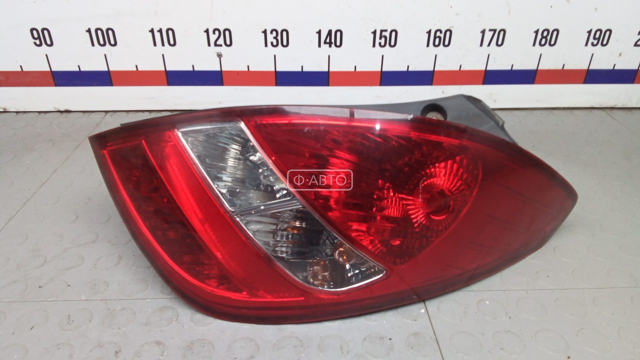 Фонарь задний правый