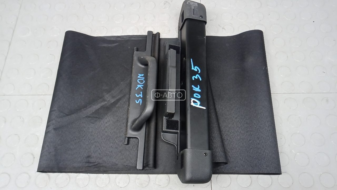 Шторка багажника